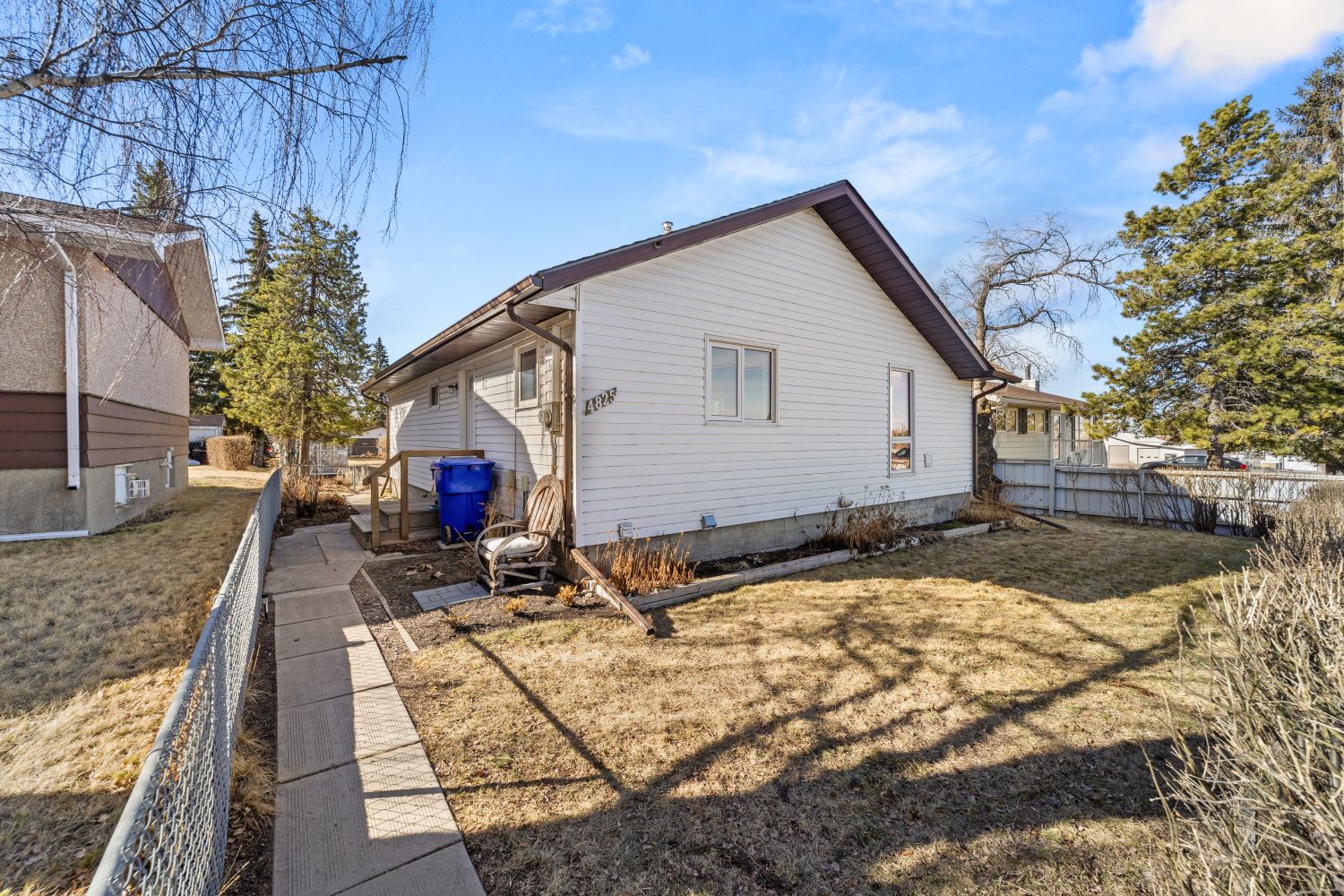 $359,900  4825 - 45th Street